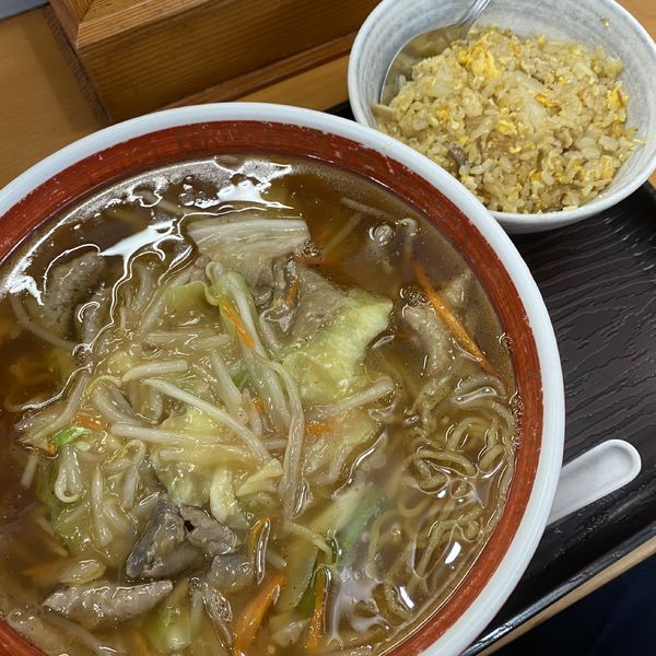 「ホルモンラーメン＋半チャーハン」@珍来の写真