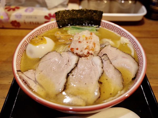 「‪特製しょっつるそば…1100円・大盛…＋100円‬」@麺切り 白流の写真