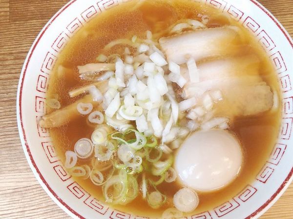「蔵出ししょうゆラーメン（玉葱入り）＋味玉」@喜多方食堂 浅草本店の写真