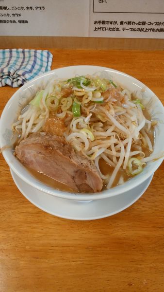「中ラーメン（極太麺）」@麺屋 花の名の写真