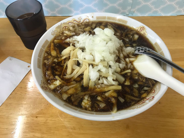 「メンマチャーシュー麺950円、薬味50円」@ラーメン富士屋 五井店の写真