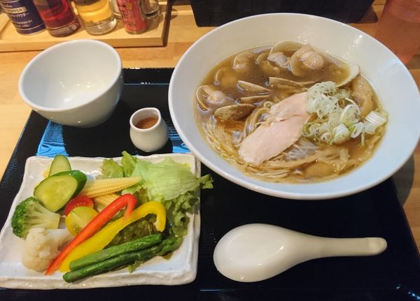 「蛤ラーメン+ちょい盛り野菜」@ふかや女子流 アイモの写真