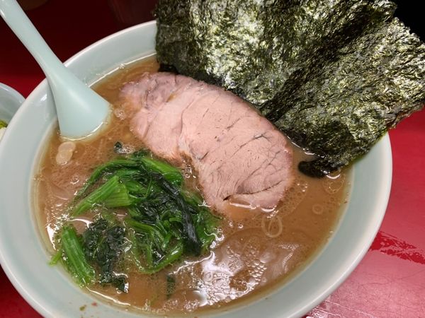 「らーめん」@横浜家系ラーメン 武蔵家 千歳烏山店の写真