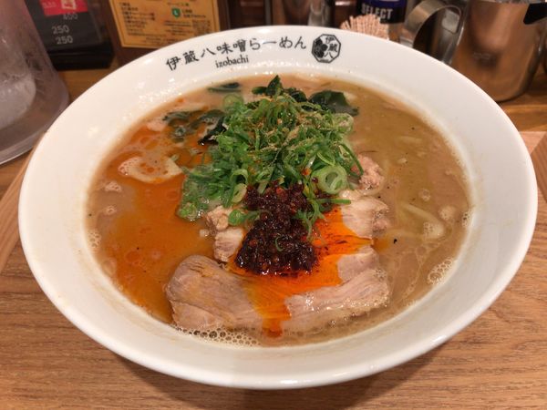 「三種のラー油焦がし味噌らーめん」@伊蔵八味噌らーめんの写真