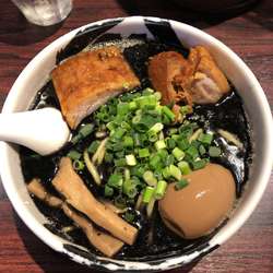 黒武骨ラーメン