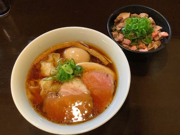 「特製らぁ麺（醤油）+ チャーシューご飯」@らぁ麺 すぎ本の写真
