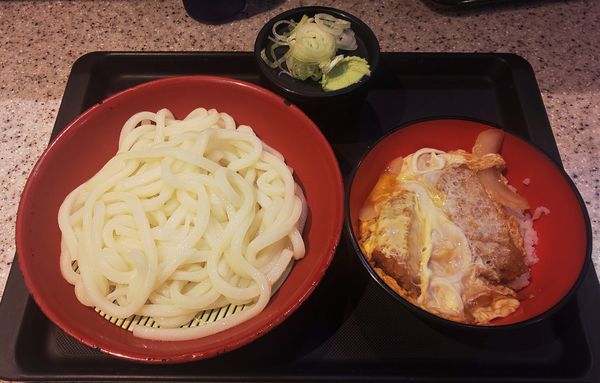 「日替わり（もりうどん+ミニかつ丼）」@名代 富士そば 昭和通り店の写真