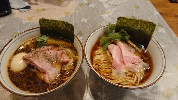 「四つ葉ラーメン+四つ葉ブラック」@中華そば 四つ葉の写真