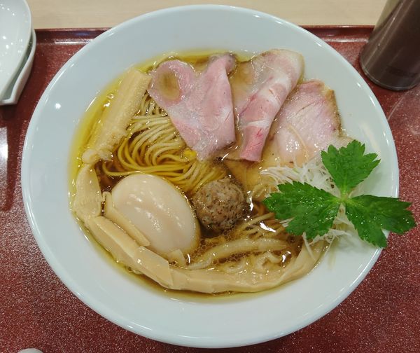 「味玉中華そば」@麦と麺助 新梅田中津店の写真