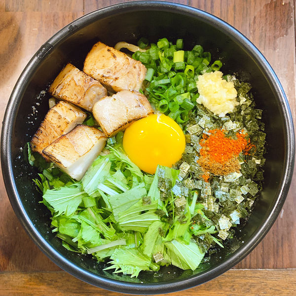 「看板まぜそば（ニンニク）」@らーめんまぜそば あらし 那覇店の写真