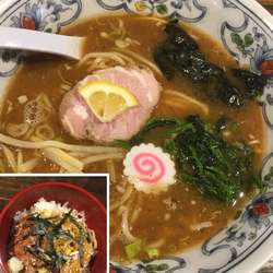 魚介豚骨らーめん700円＋チャーシュー丼300円