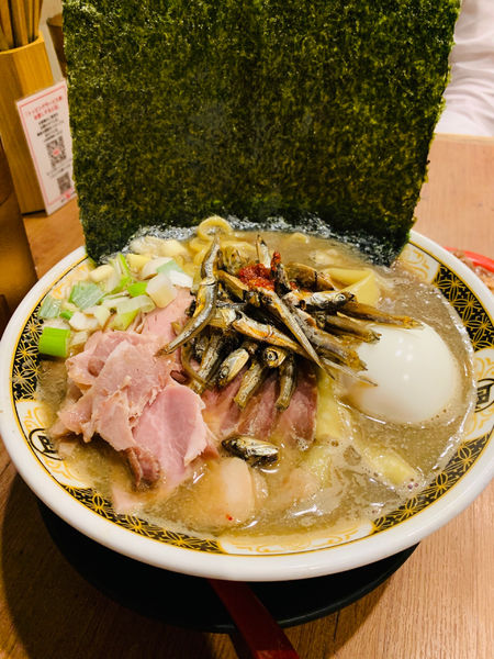 「すごい煮干しラーメン」@すごい煮干ラーメン凪 渋谷東口店の写真