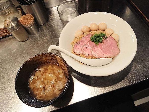 「鬼背脂つけ麺（背脂含有量80%以上）＋うずら」@さんじの写真