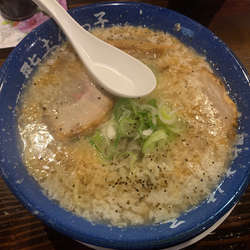 豚骨醤油ラーメン