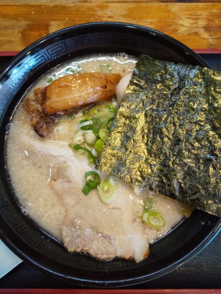 「博多ゆず塩ラーメン（味玉付き）」@神宮前 博多ラーメン ほんじんの写真