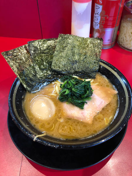 「ラーメン、味玉」@家系ラーメン たつ家の写真