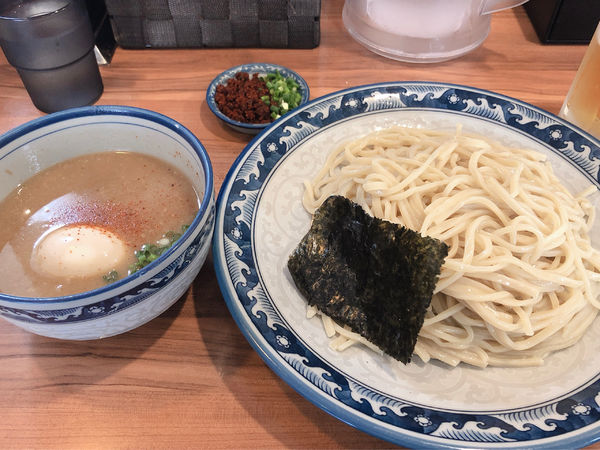 「味玉つけそば　大盛　エビ辛し」@浜屋 五反田店の写真