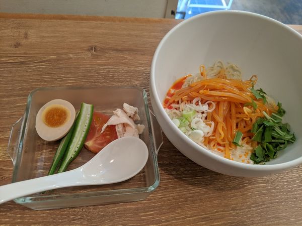 「冷やし豆乳担々麺　780円+ランチ少ライス無料」@カドワラの写真