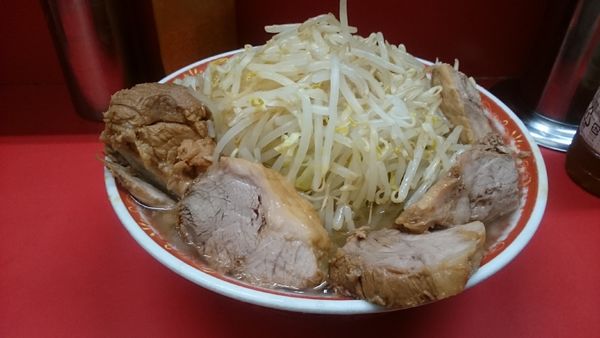 「麺増し・大ぶた・カタカタ(ヤサイカラメ)￥８５０」@ラーメン二郎 上野毛店の写真