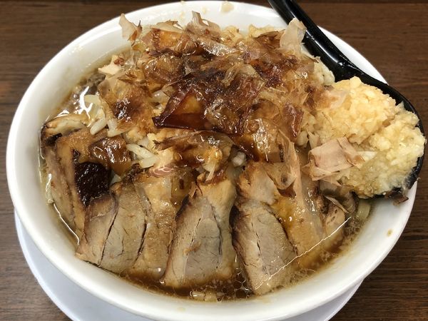 「豚ラーメン 並盛」@ラーメン つけ麺 笑福 南森町店の写真
