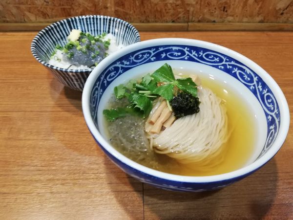 「生シラスと青海苔の冷やしそば」@寿製麺よしかわ 川越店の写真
