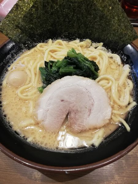 「醤油豚骨ラーメン」@横浜家系ラーメン 一刀家 茅場町店の写真