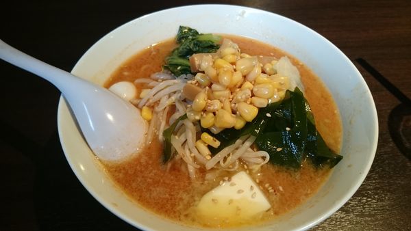 「辛味噌バターコーンラーメン＋明太子ごはん（820円）」@王様のポケットの写真