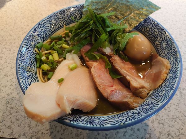 「特製濃厚煮干しラーメン」@破壊的イノベーションの写真