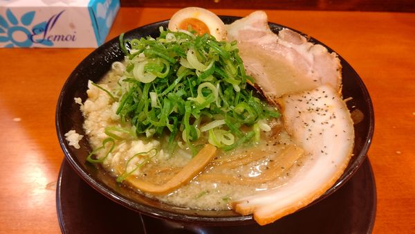 「とこ豚骨800円(税抜）」@豚人 栗東店の写真