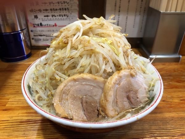 「小ラーメン」@ラーメン神豚 横須賀中央店の写真