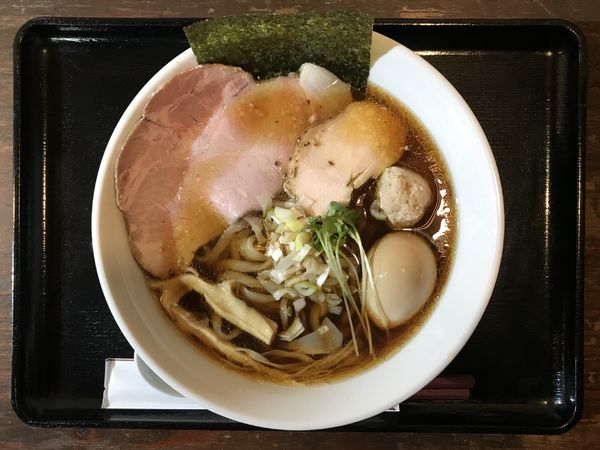 「キリンラガービール 中瓶 → 中華そば（中）＋ 味玉」@粉麺小屋の写真