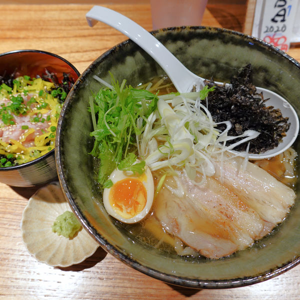 「贅沢セット（焼きあご煮干ラー＆葱トロタク丼）980円」@オサカナノヒの写真