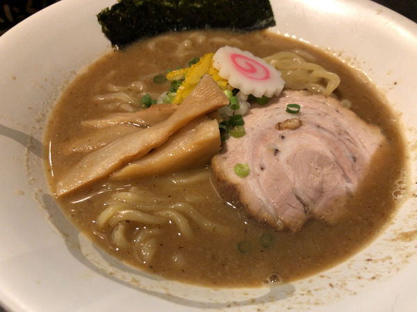 「濃厚煮干し醤油らーめん」@らーめんDINING すどらぁの写真