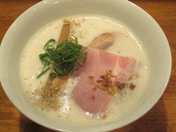 「豚骨チキン白湯（塩）（830円）」@鶏っぷ別邸の写真