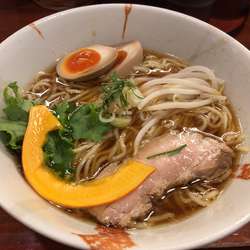 追鰹醬油らーめん