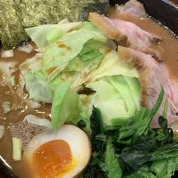 特製ラーメン中盛キャベツトッピング