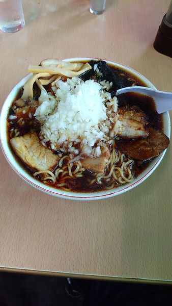 「ﾁｬｰｼｭｰﾒﾝ+やくみ」@梅乃家の写真