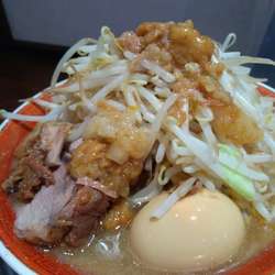 小ラーメン　味玉　　玉ねぎ　アブラ　魚粉
