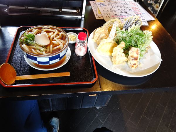 「ミニ天ぷらうどん(温かいうどん)979円」@まさかの写真
