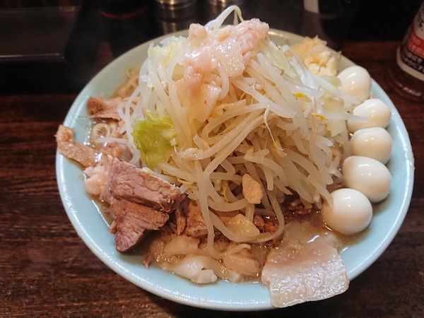 「中ラーメン ウズラ」@麺屋 鳳の写真