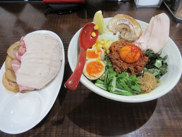 「限定　冷製台湾まぜそば（８５０円）＋特製＋チャー×１４」@二代目 むじゃきの写真