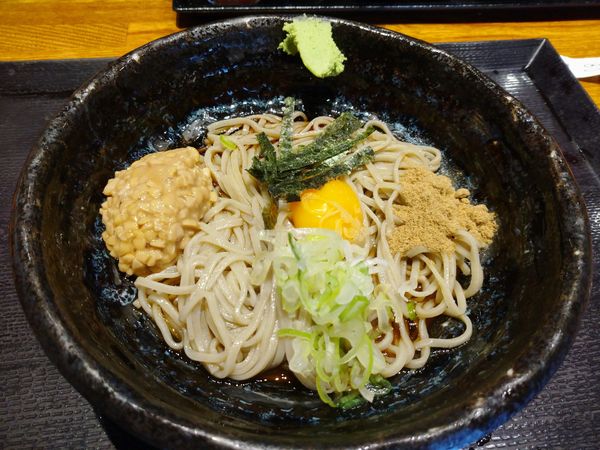 「納豆そば（500円）」@蕎麦 冷麦 嵯峨谷 秋葉原店の写真