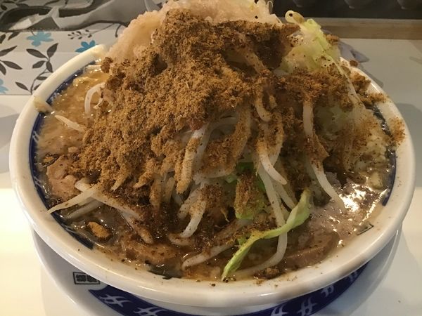 「醤油ラーメン並720円(半額360円)魚粉80円」@ラーメン大 柏店の写真