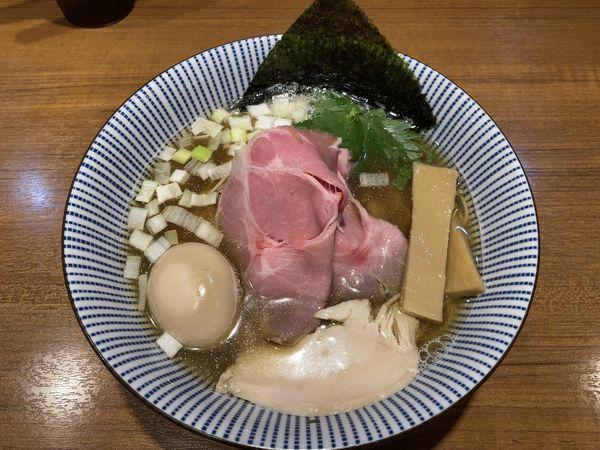 「煮干そば白醤油 特製」@寿製麺よしかわ 川越店の写真