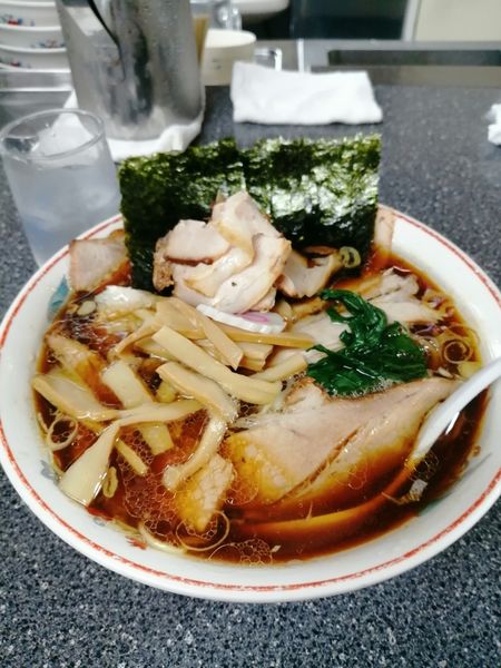 「チャーシュー麺大盛　チャーシュー、メンマ、海苔」@青島食堂 南万代店の写真