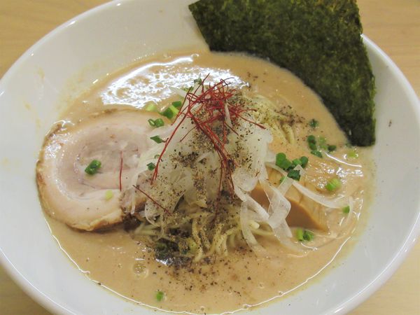 「鶏白湯（しろ）（800円）」@麺の坊 もり伝の写真