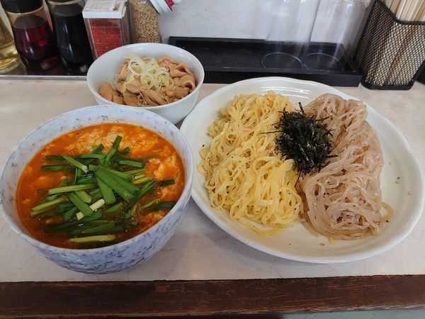「つけ麺合い盛り+モツ丼小盛り」@辛麺屋 音斗の写真