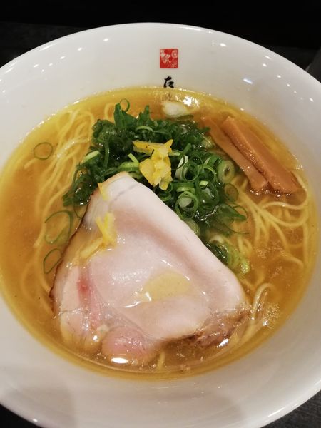 「しおラーメン」@麺屋たくみ 駅前店の写真