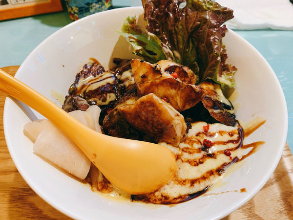 「ウナハラッシーニまぜそば」@ビーフラーメン&つけ麺 シゲジンの写真