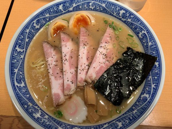 「特製中華そば930円」@中華そば 青葉 飯田橋店の写真